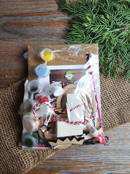 DIY Ornament Kit - Elf Heart Ornament