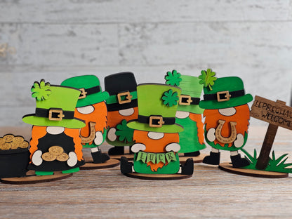 St Patricks Day Leprechaun Gnome with Pot of Gold – 5-6 Inch Shelf Sitter – Tiered Tray Irish Wood Decor