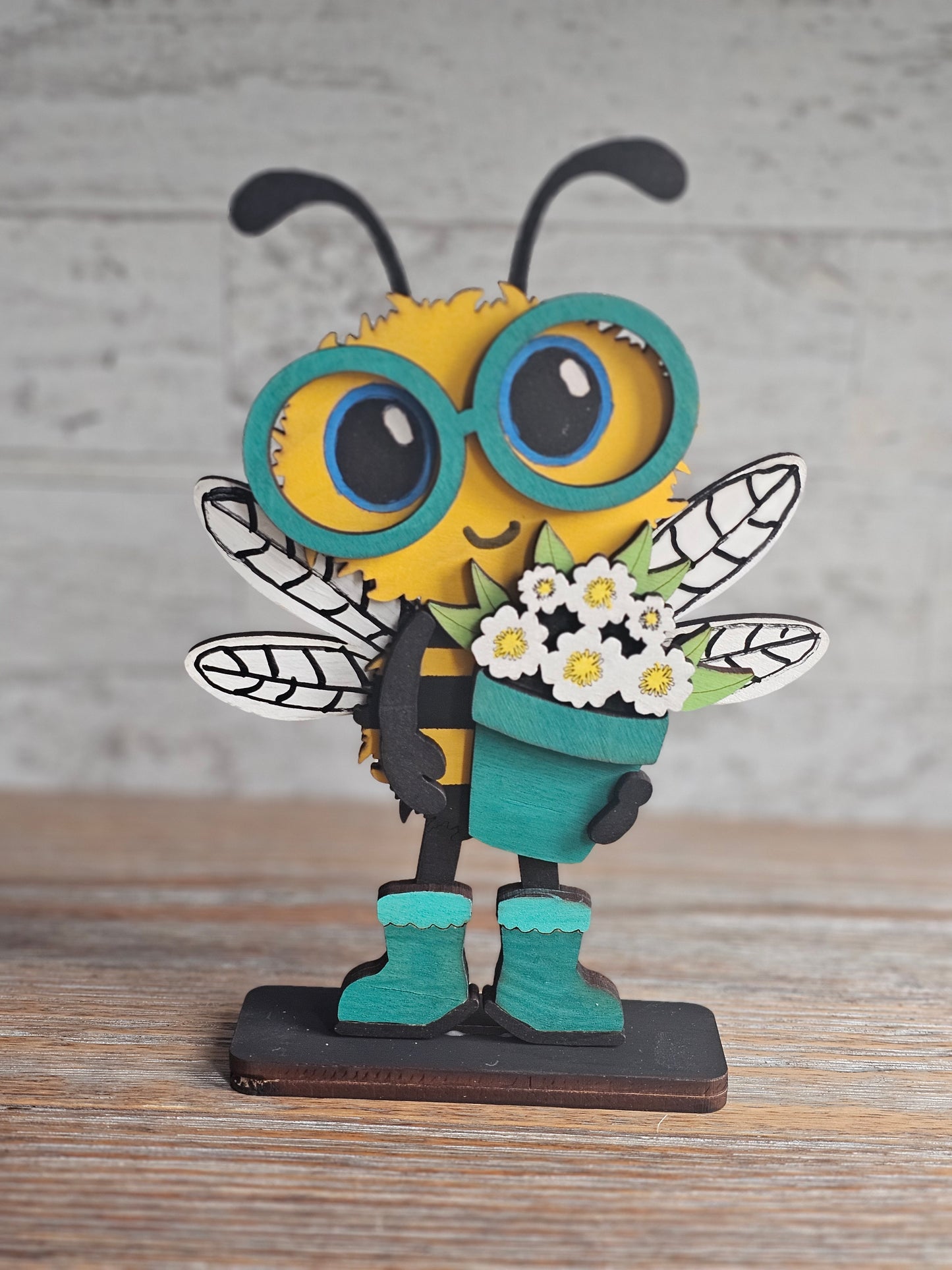 Wood Bee Shelf Decor