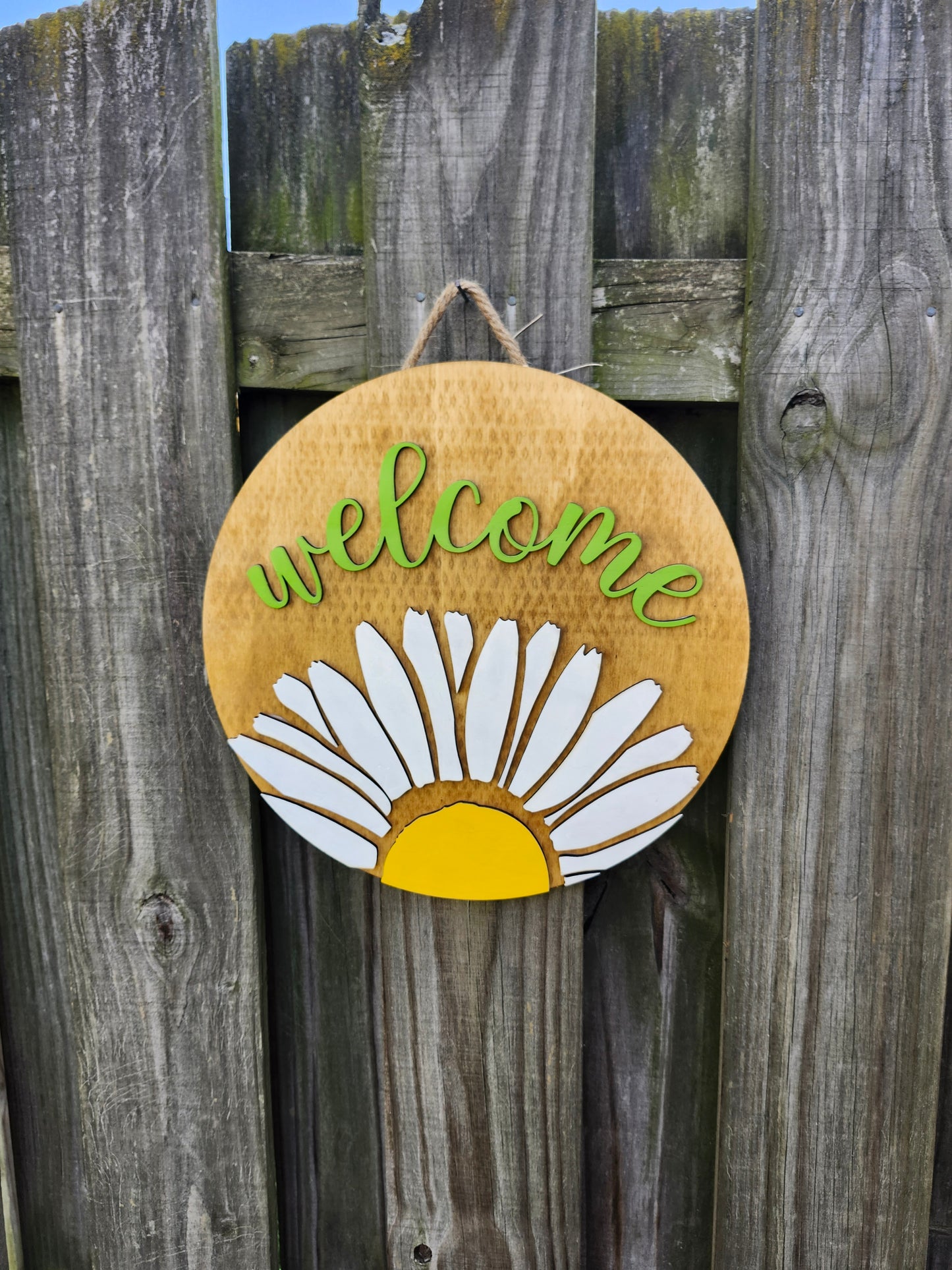 Welcome Daisy Wooden Door Hanging Sign