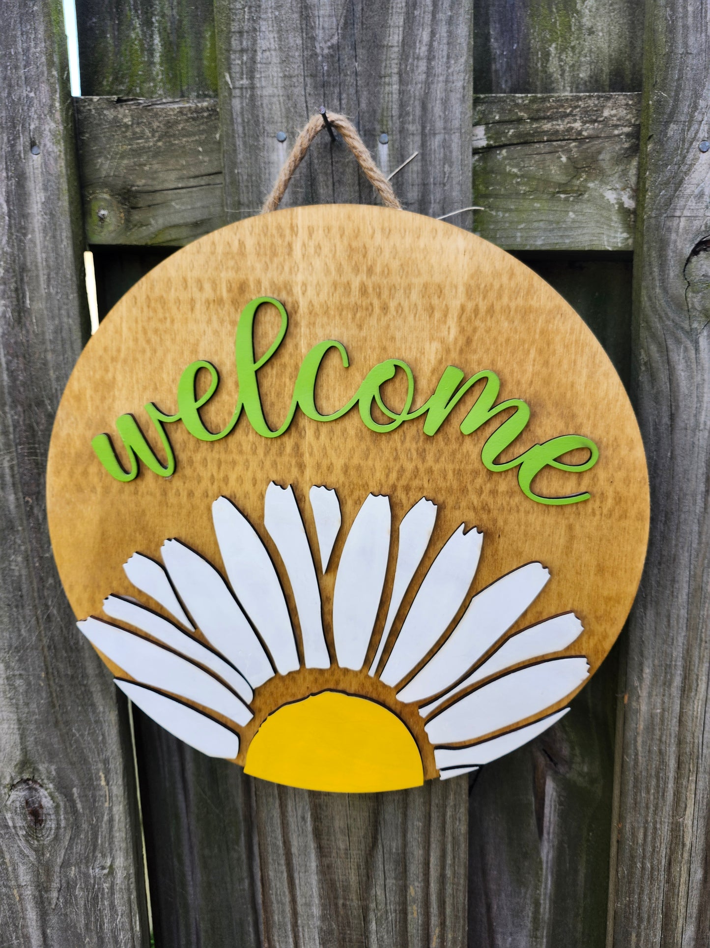 Welcome Daisy Wooden Door Hanging Sign