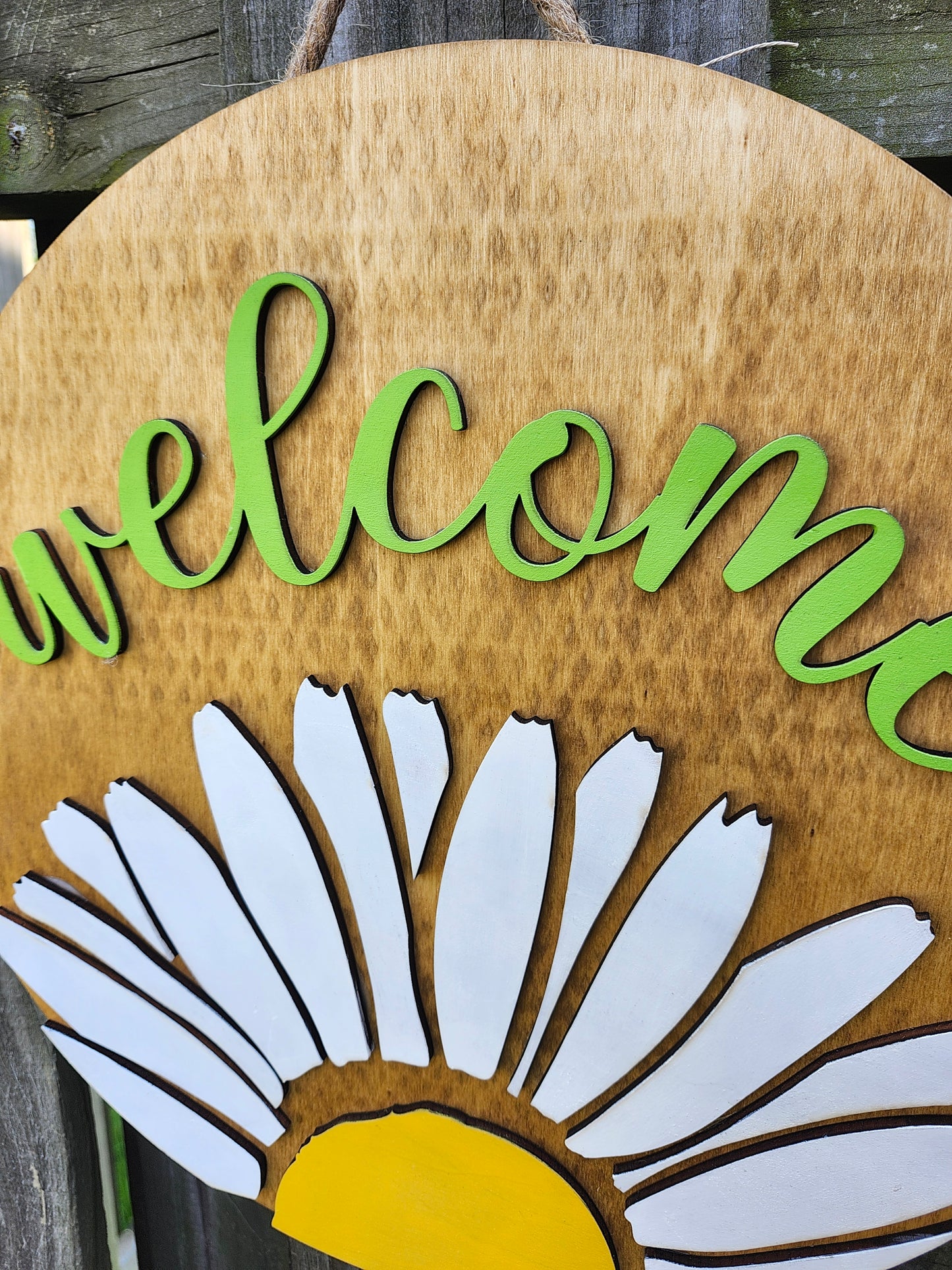 Welcome Daisy Wooden Door Hanging Sign