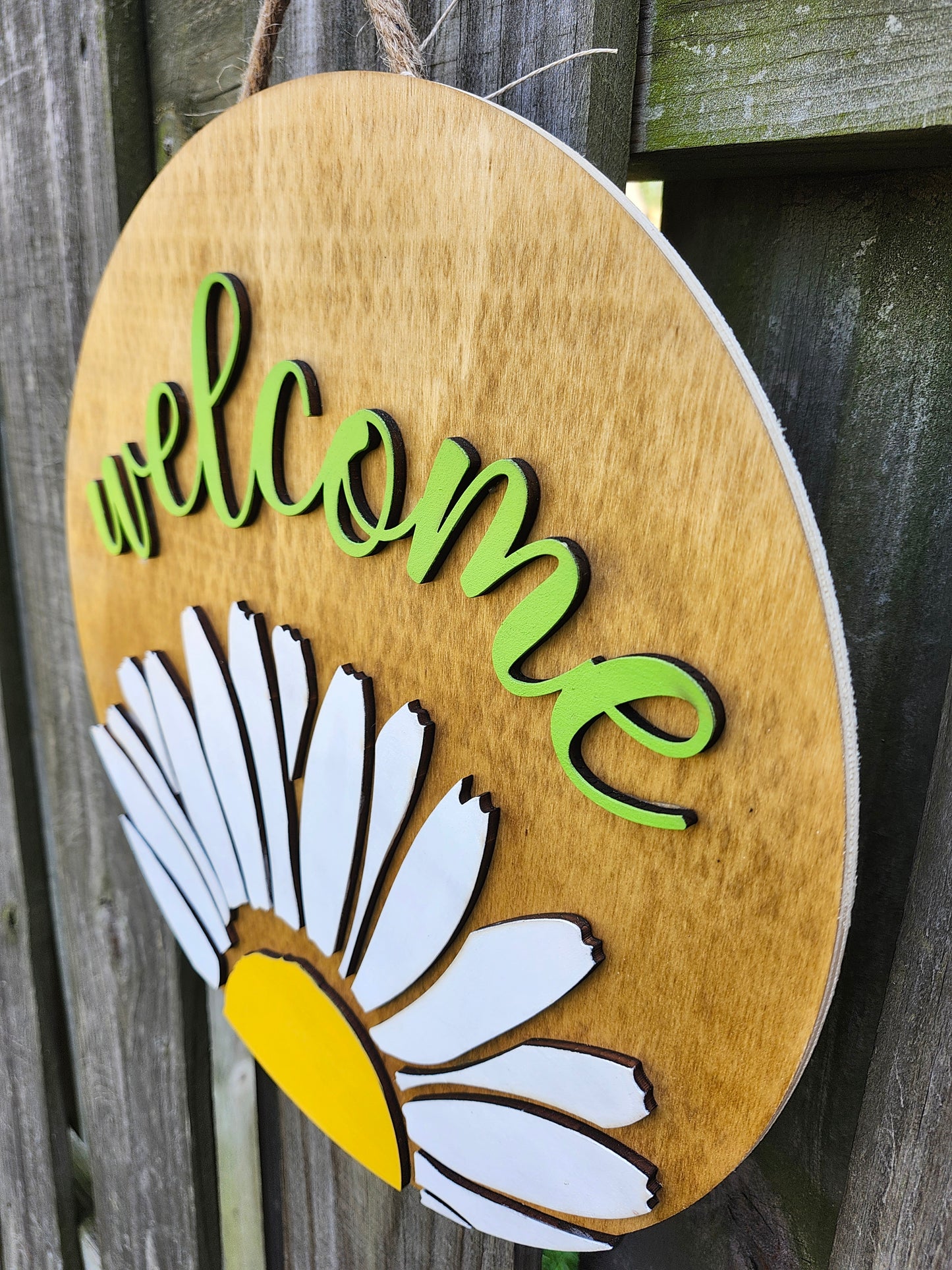 Welcome Daisy Wooden Door Hanging Sign