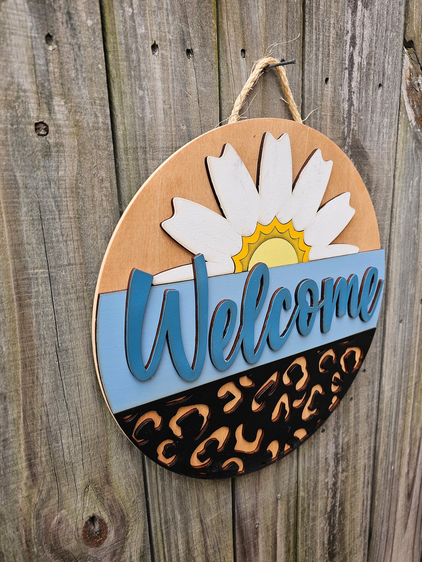Daisy Leopard Welcome Sign
