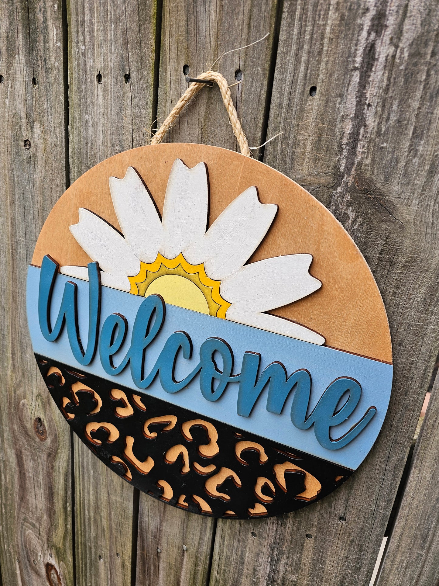 Daisy Leopard Welcome Sign